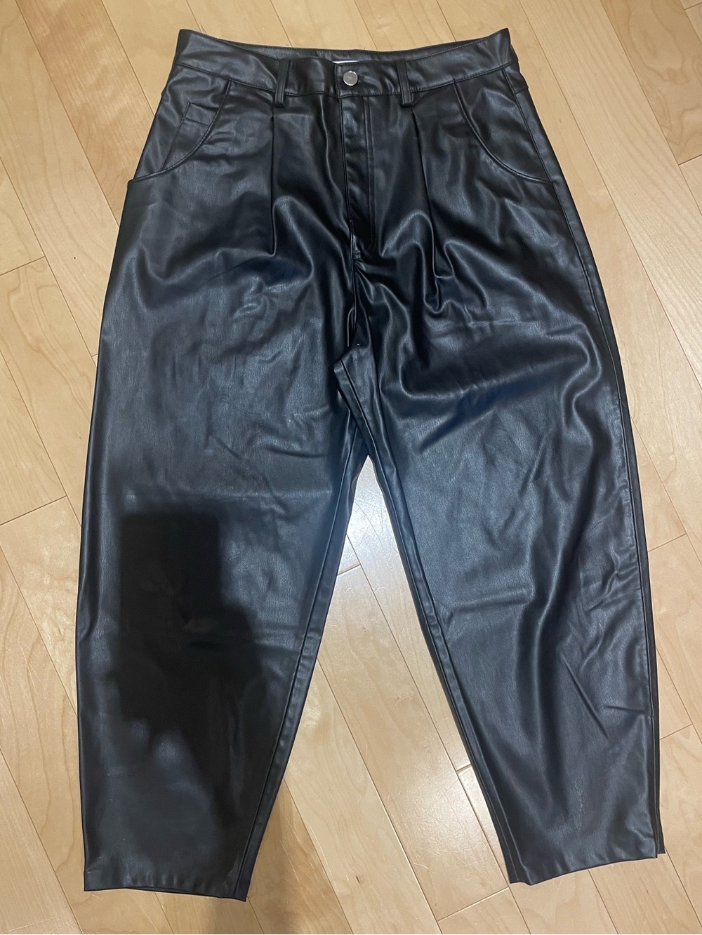 Zara - Black Faux Leather High-Waist Barrel Pants (size: 8)
